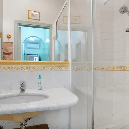 2 Bedroom Awesome In * Рапалло