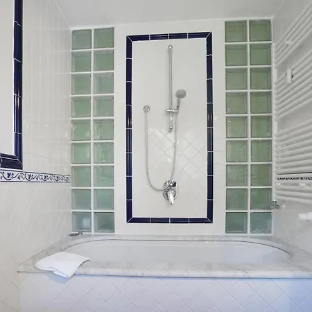 2 Bedroom Awesome In Lejlighed *
