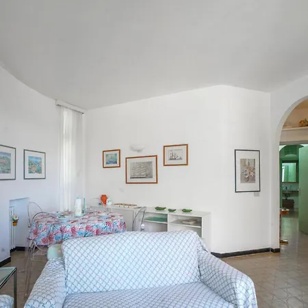 2 Bedroom Awesome In Lejlighed