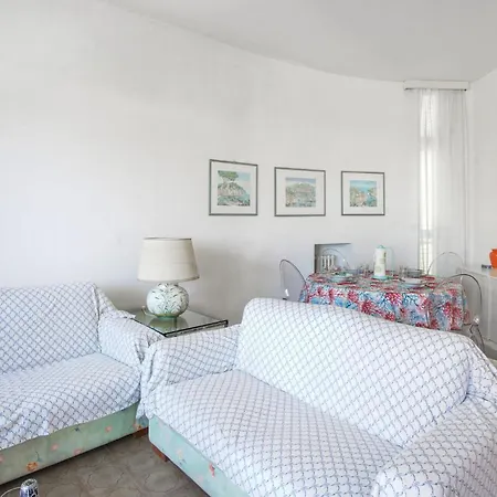 2 Bedroom Awesome In Lejlighed