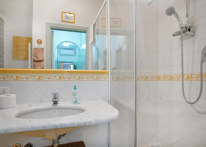 2 Bedroom Awesome In * Rapallo