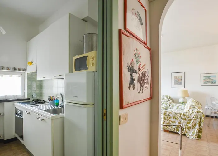2 Bedroom Awesome In Lejlighed Rapallo
